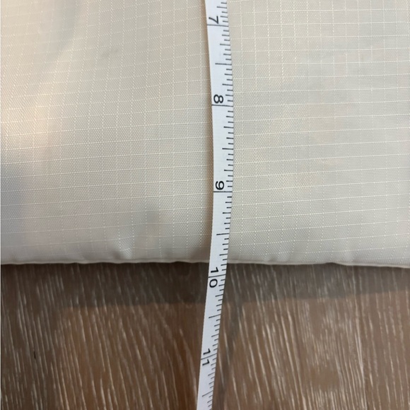 Lesportsac Cream Shoulder Bag - Picture 8 of 8